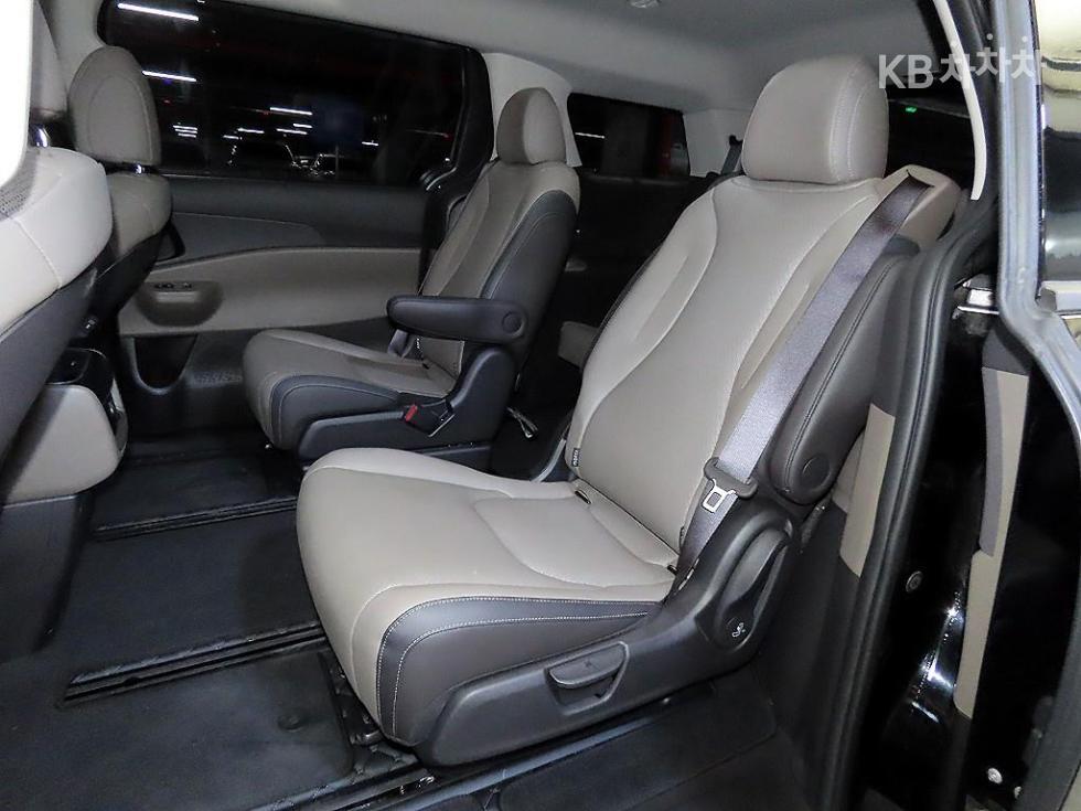 Kia Carnival — miniaturë 7