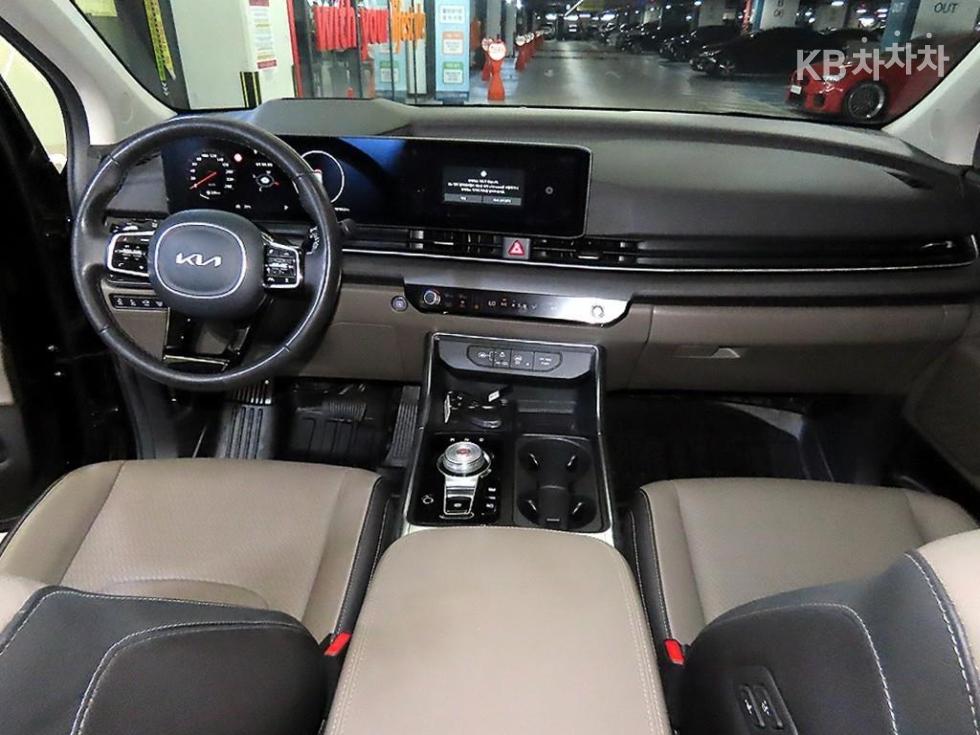 Kia Carnival — miniaturë 10