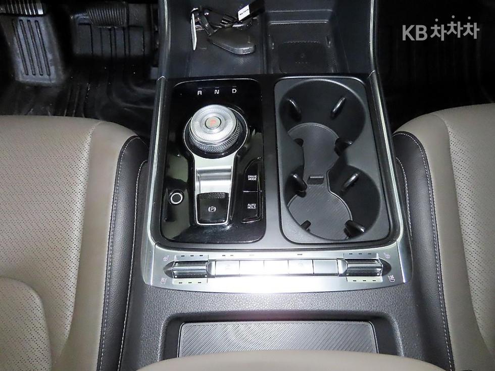 Kia Carnival — miniaturë 12