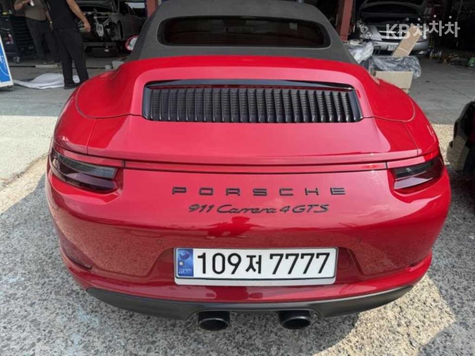 Porsche 911 — miniaturë 4