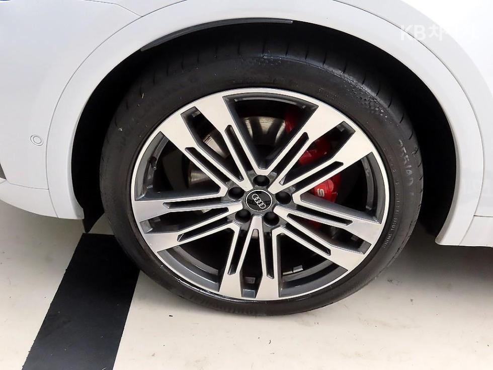 2022 Audi SQ5(FY) photo