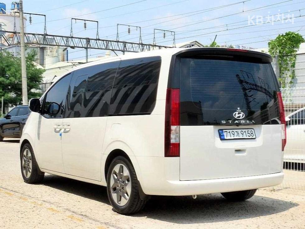 Hyundai Staria — miniaturë 3