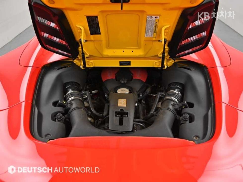 Ferrari 488 — miniaturë 6