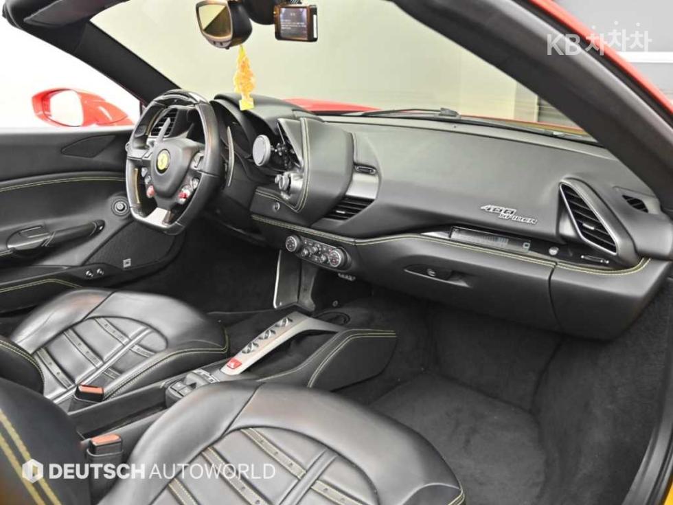 Ferrari 488 — miniaturë 7