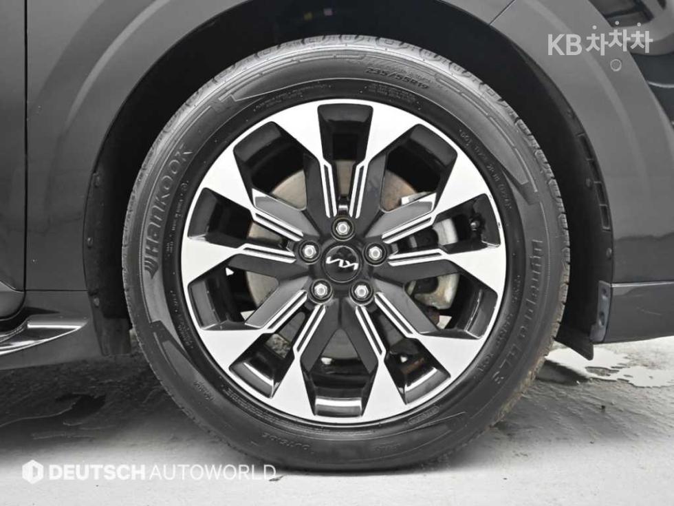 Kia Carnival — miniaturë 5