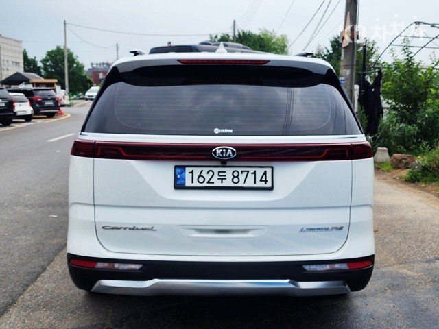 Kia Carnival — miniaturë 4