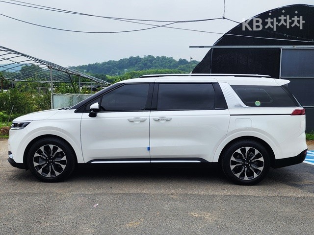 Kia Carnival — miniaturë 6