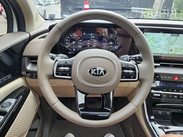 Kia Carnival — miniaturë 10