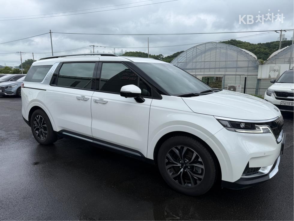 Kia Carnival — miniaturë 3