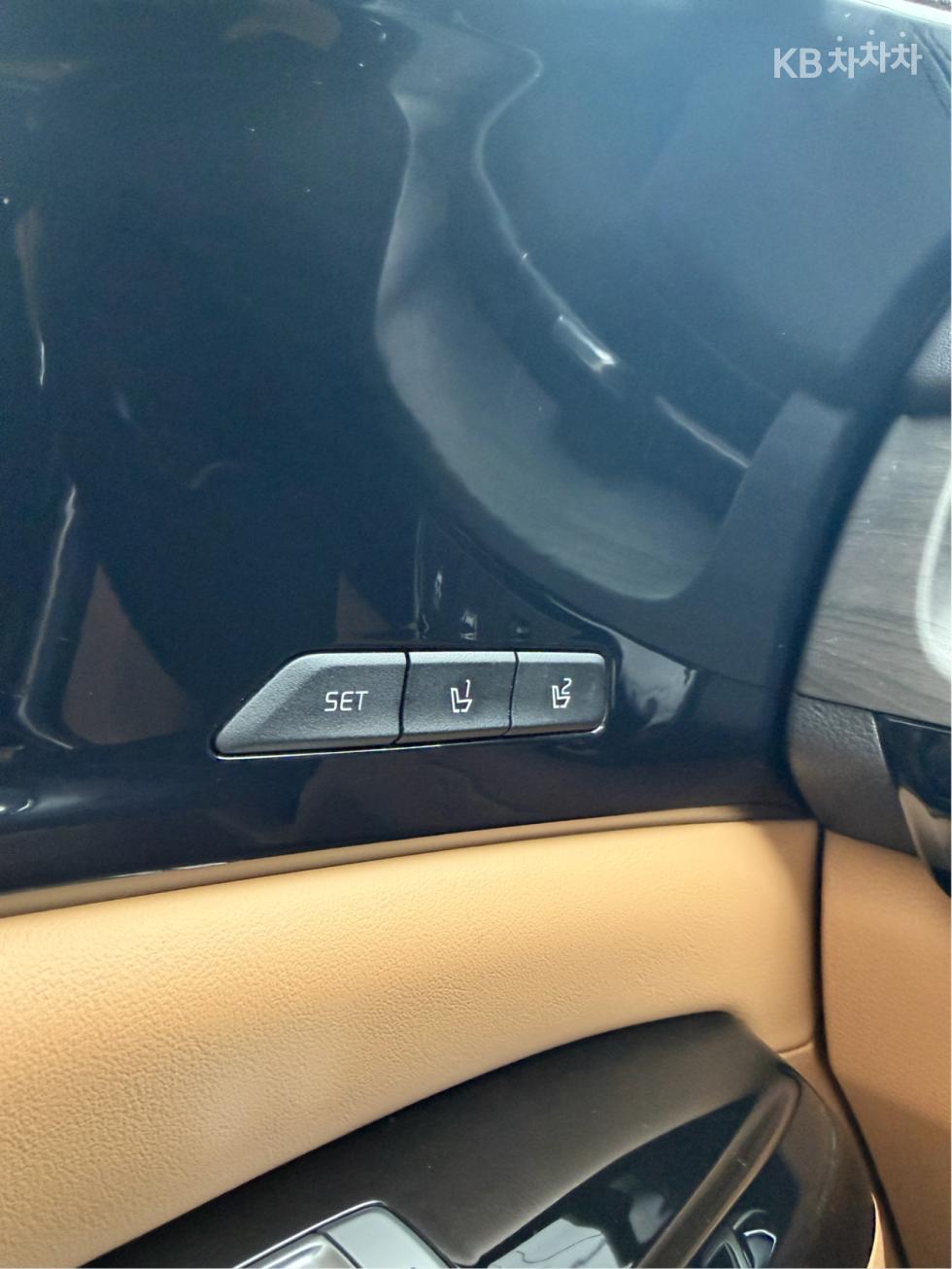 Kia Carnival — miniaturë 10