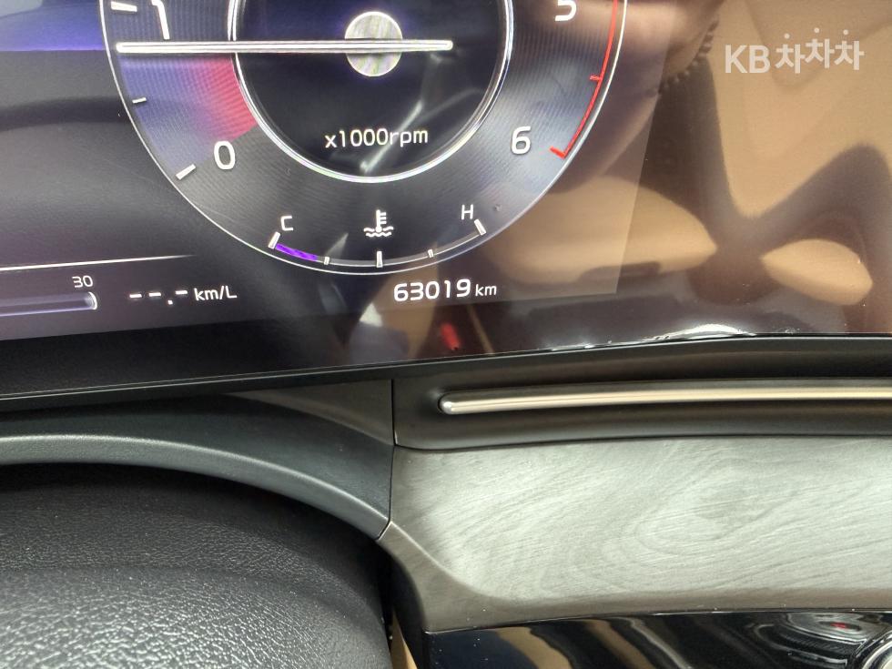 Kia Carnival — miniaturë 12