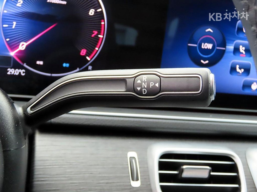 Mercedes-Benz GLE — miniaturë 11