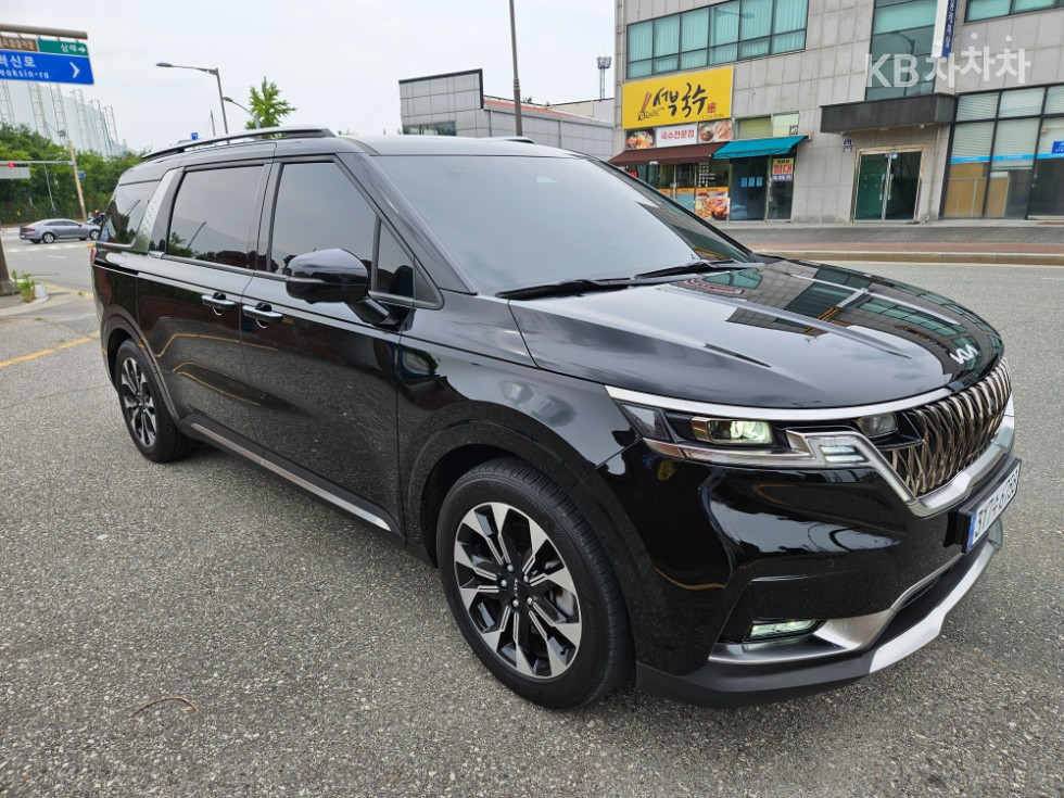 Kia Carnival — miniaturë 3