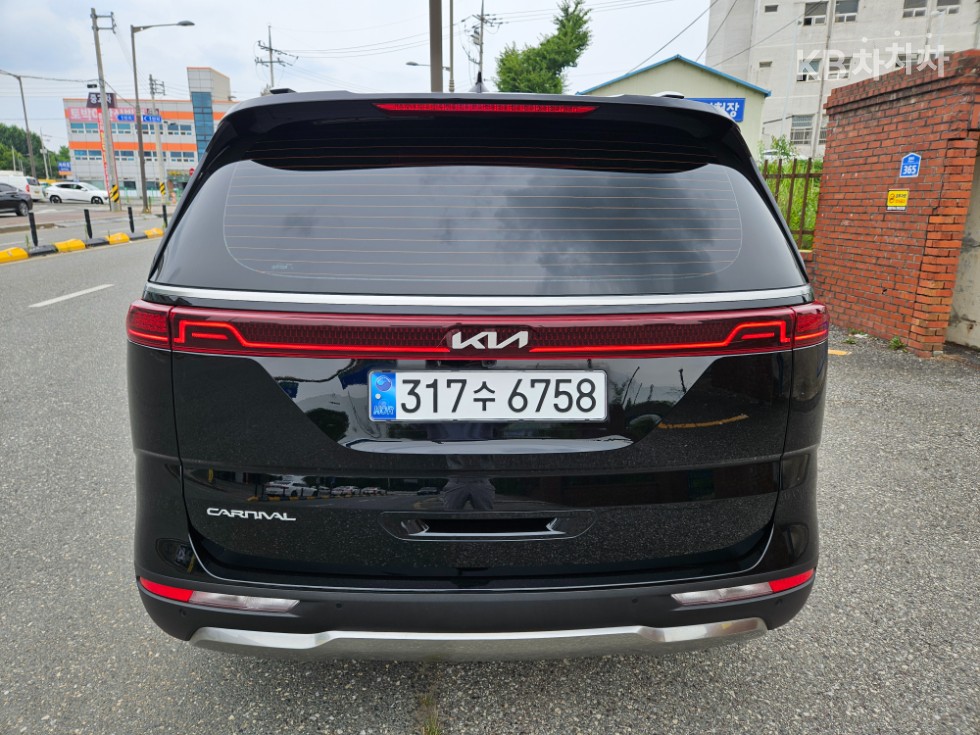 Kia Carnival — miniaturë 4