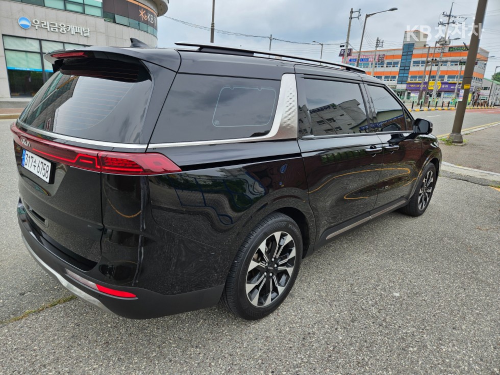 Kia Carnival — miniaturë 5