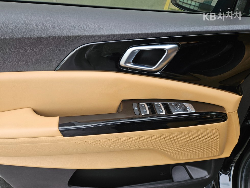 Kia Carnival — miniaturë 10
