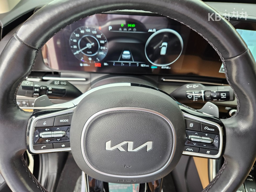 Kia Carnival — miniaturë 13