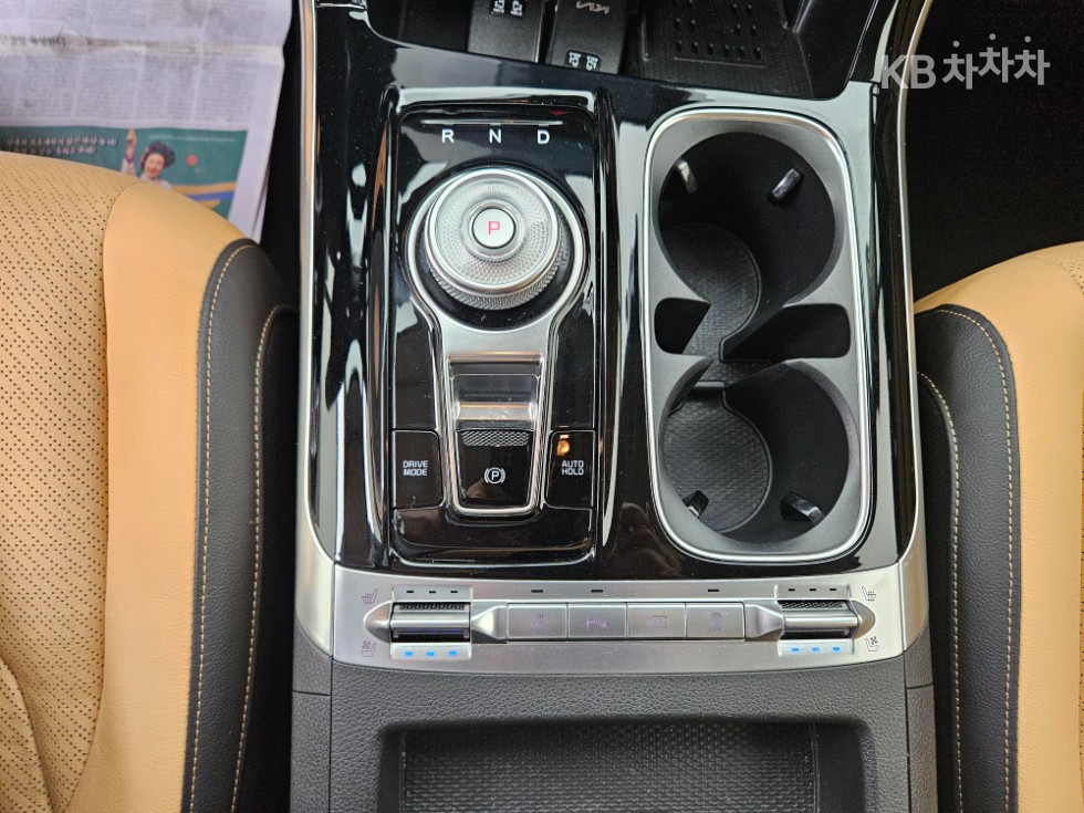 Kia Carnival — miniaturë 17