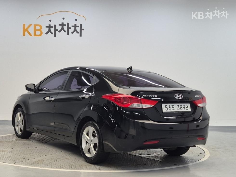 Hyundai Avante — miniaturë 2