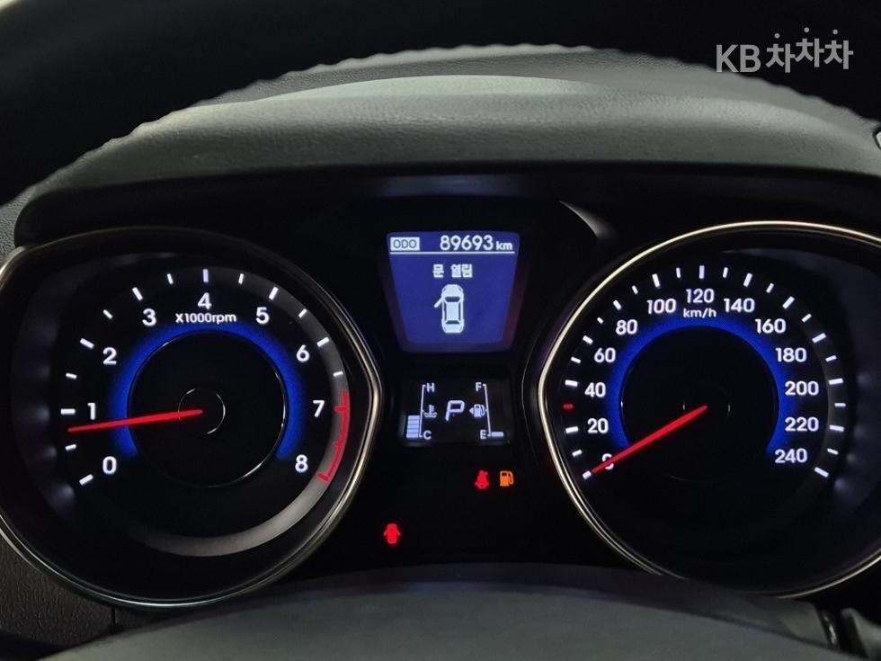 Hyundai Avante — miniaturë 6