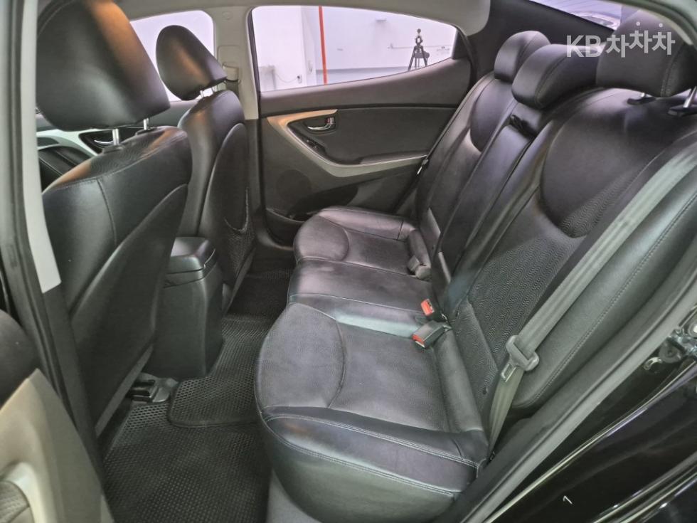 Hyundai Avante — miniaturë 12