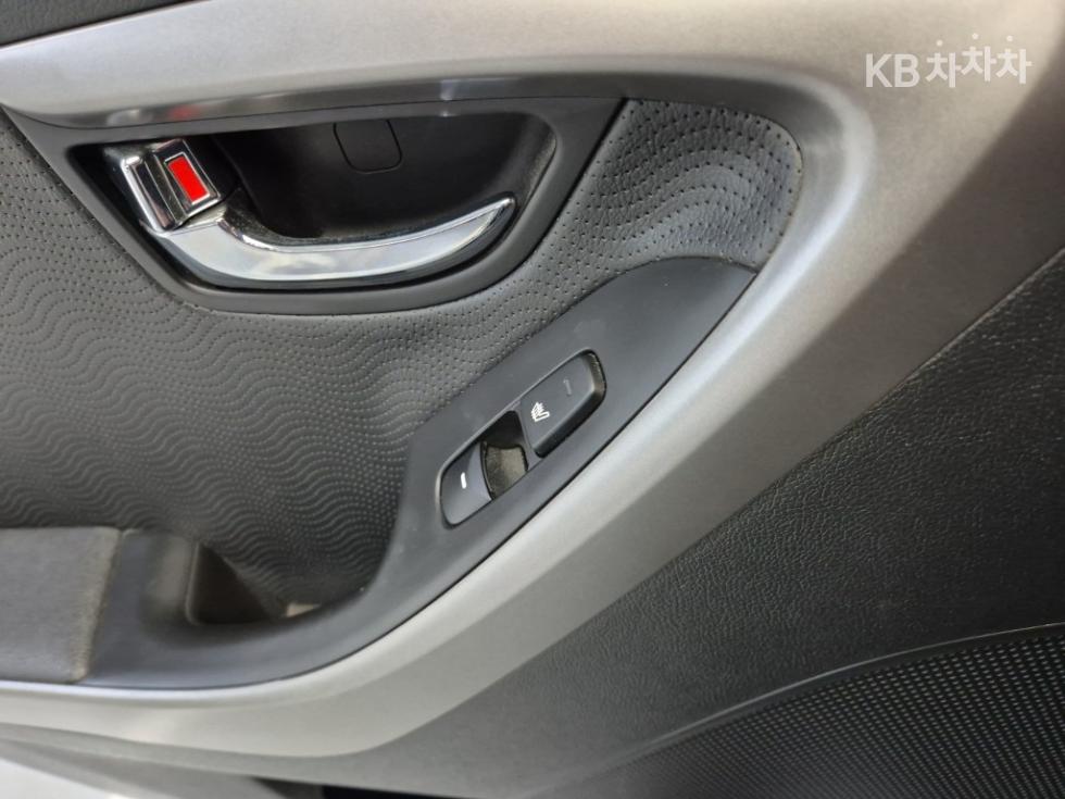 Hyundai Avante — miniaturë 17