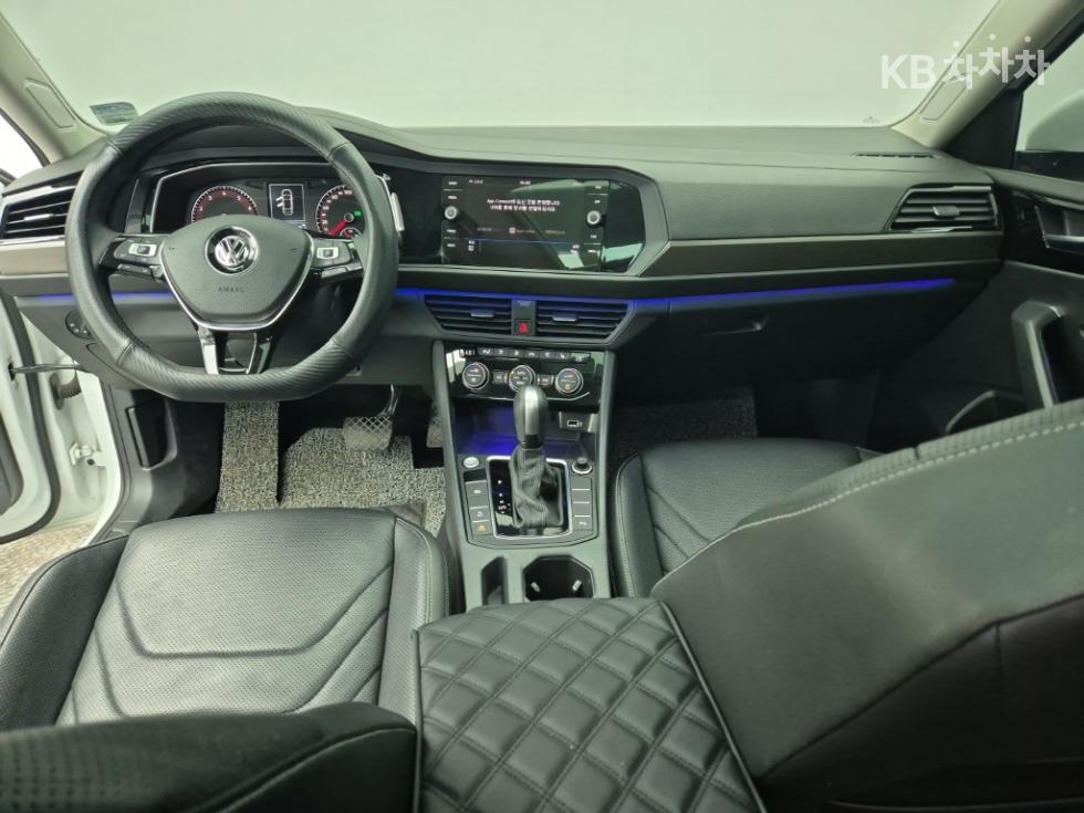 Volkswagen Jetta — miniaturë 5