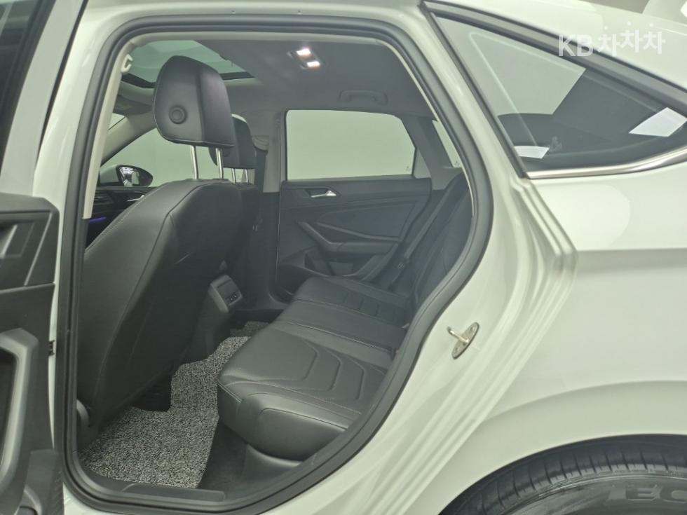 Volkswagen Jetta — miniaturë 12