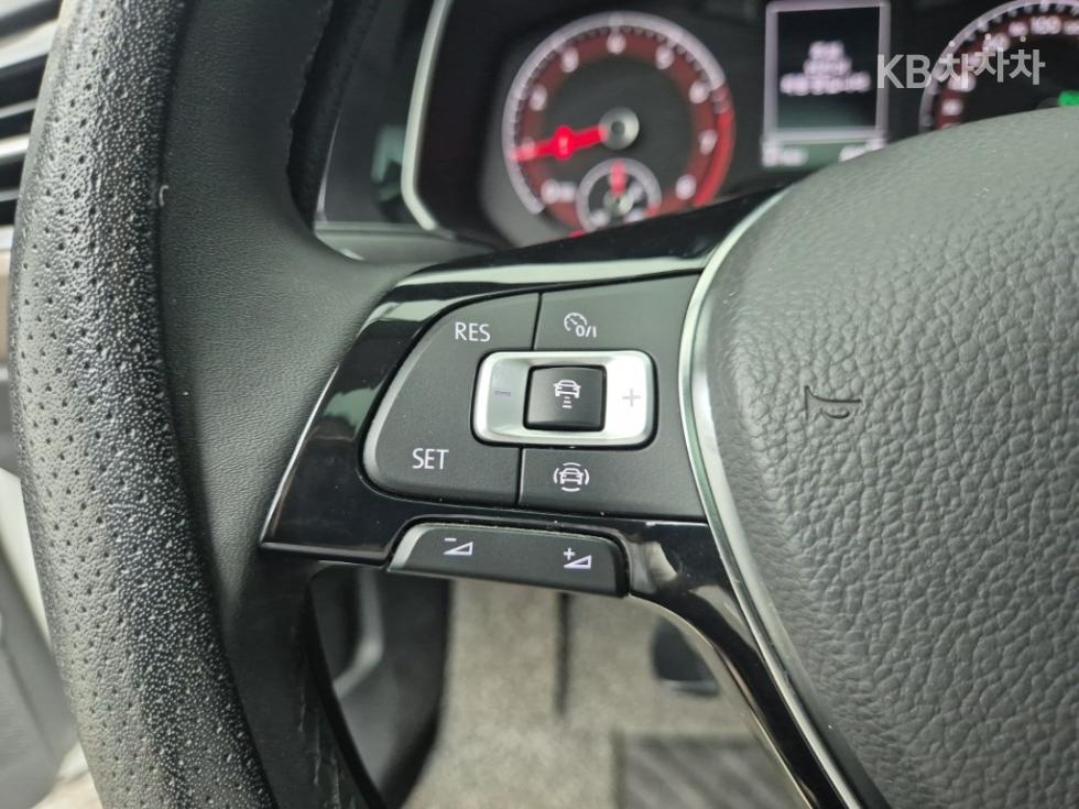 Volkswagen Jetta — miniaturë 16