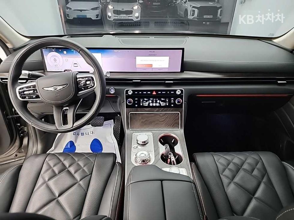 2025 Genesis GV80 photo