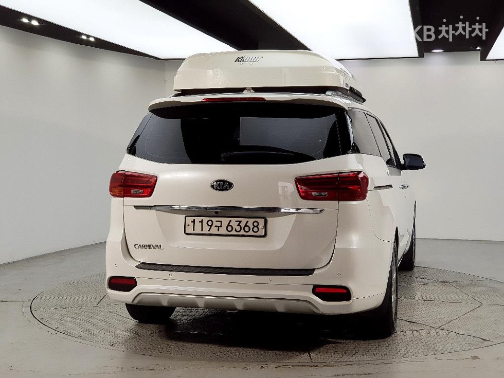 Kia Carnival — miniaturë 3