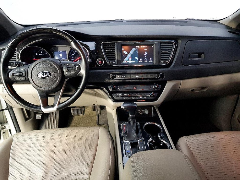 Kia Carnival — miniaturë 5
