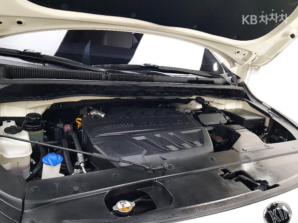 Kia Carnival — miniaturë 6