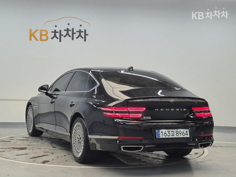 Genesis G80 — miniaturë 2