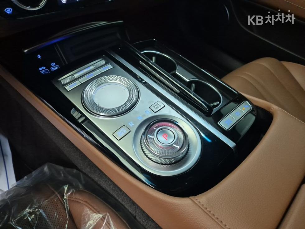 Genesis G80 — miniaturë 8