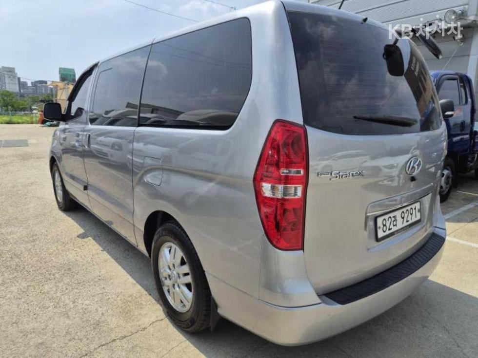 Hyundai Starex — miniaturë 4