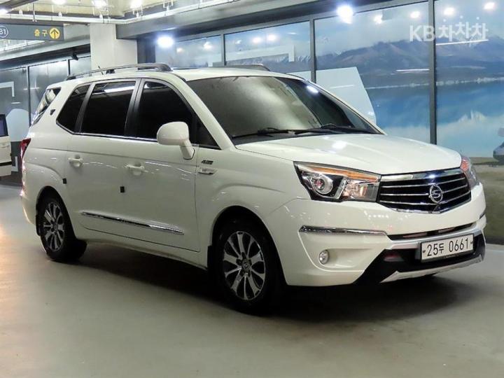 SsangYong Korando 4WD RX 9-seater — foto 1