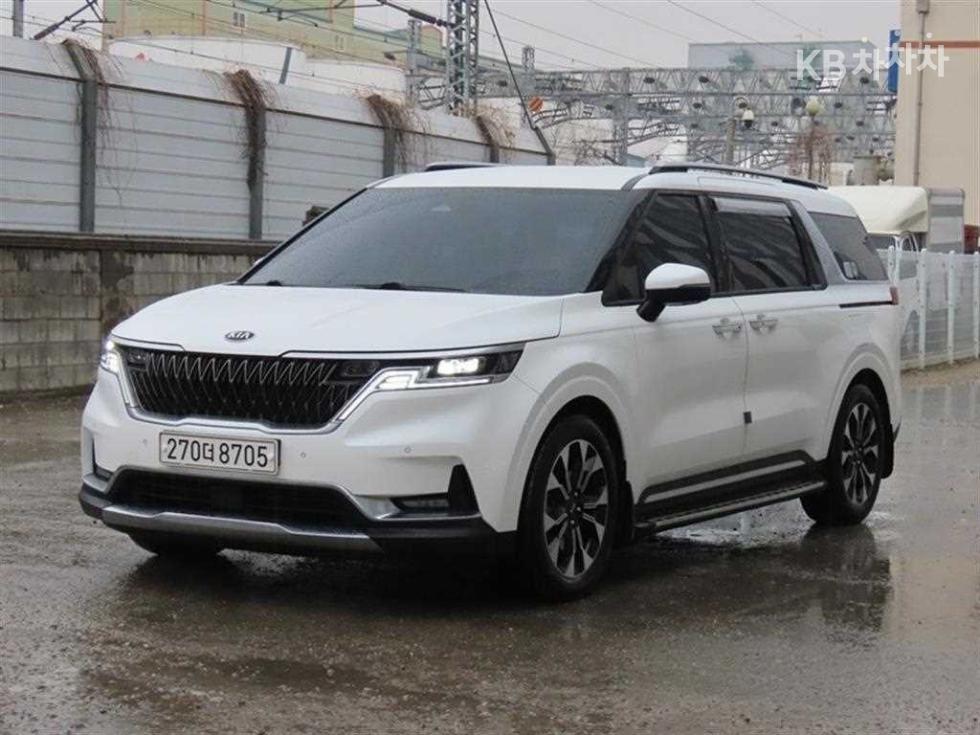 Kia Carnival — miniaturë 2