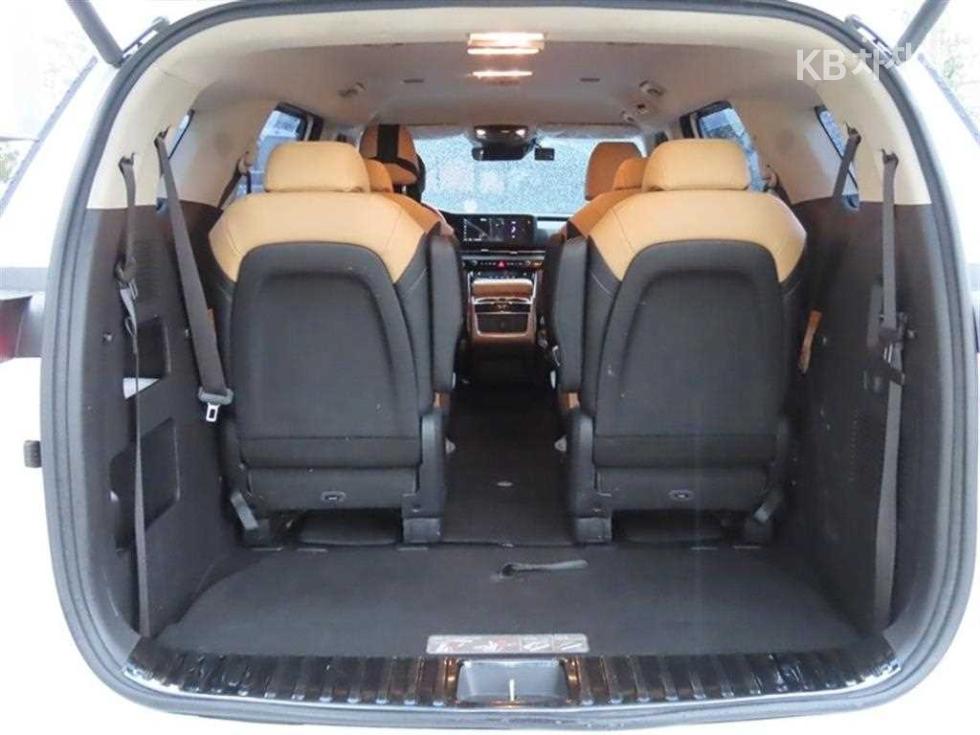 Kia Carnival — miniaturë 5