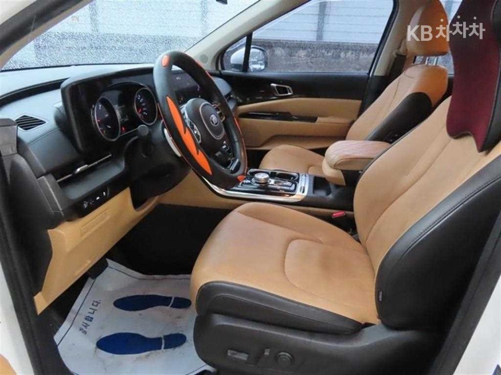 Kia Carnival — miniaturë 6