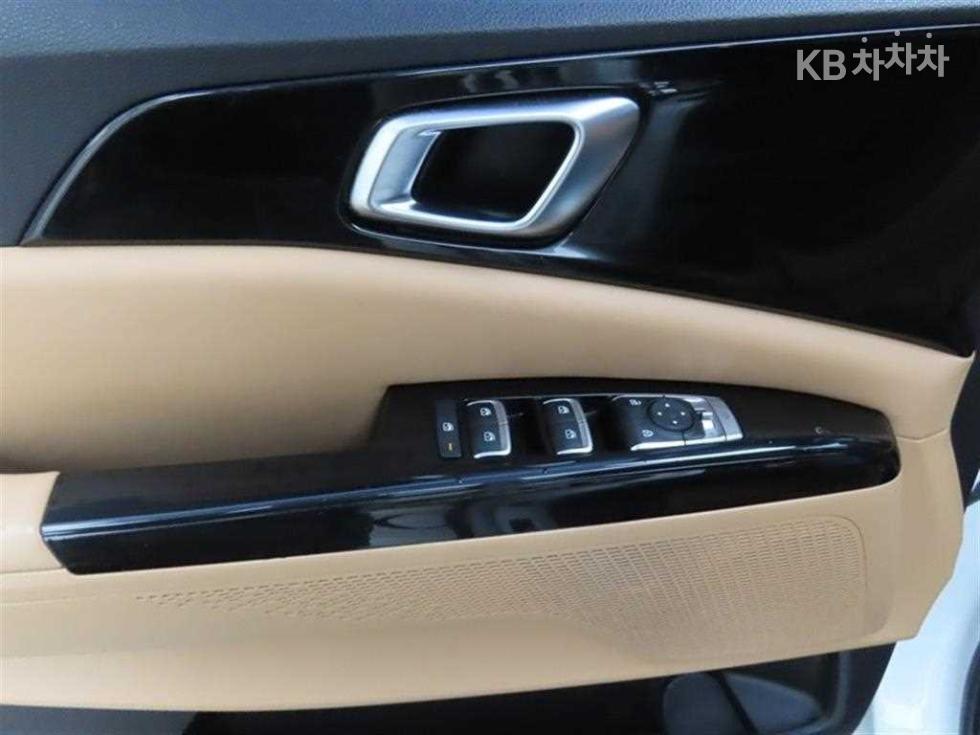 Kia Carnival — miniaturë 7