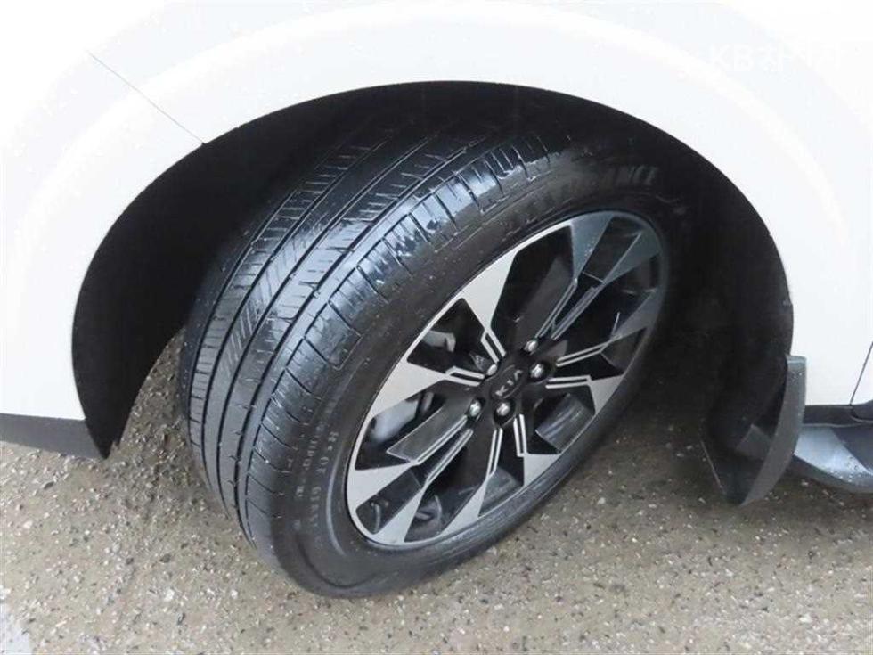 Kia Carnival — miniaturë 18