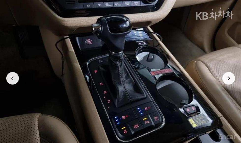 Kia Carnival — miniaturë 8