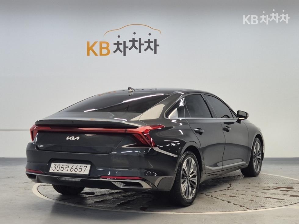Kia K8 — miniaturë 3