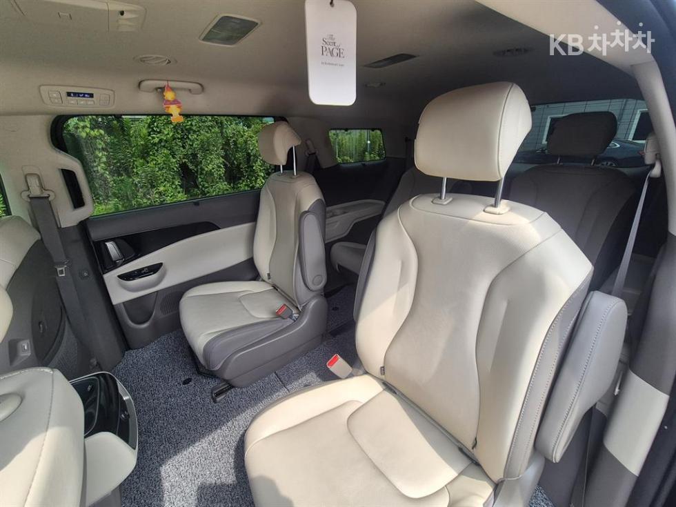 Kia Carnival — miniaturë 7