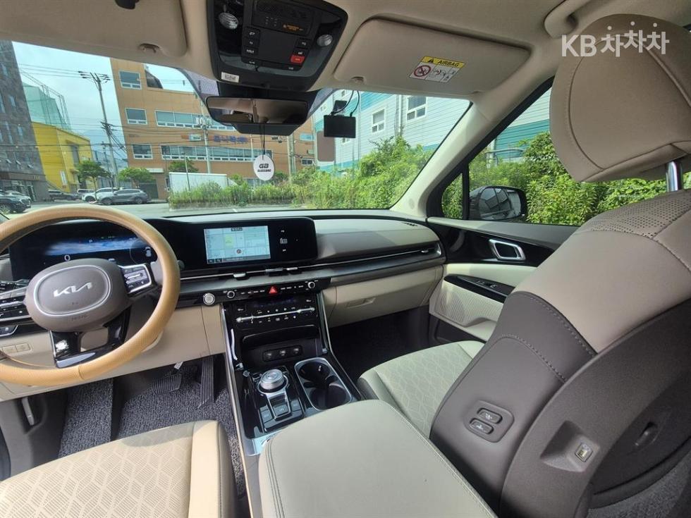 Kia Carnival — miniaturë 8