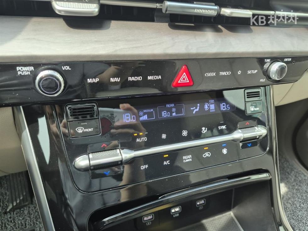 Kia Carnival — miniaturë 13