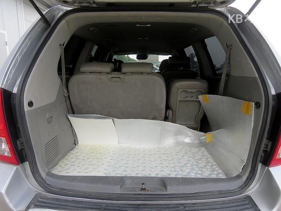 Kia Carnival — miniaturë 5