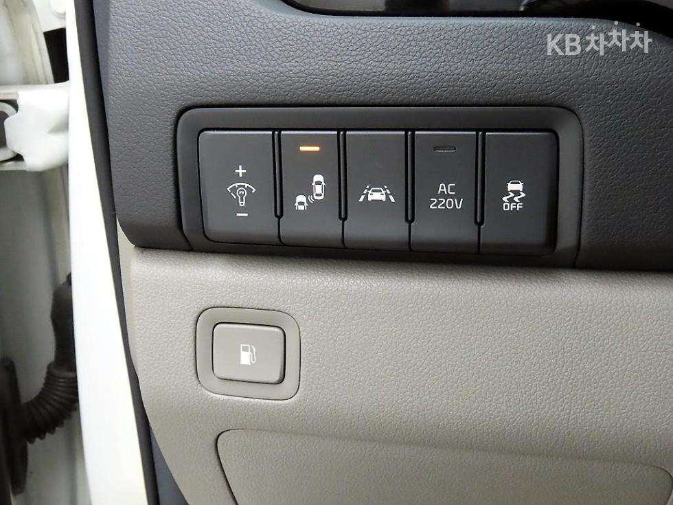 Kia Carnival — miniaturë 12