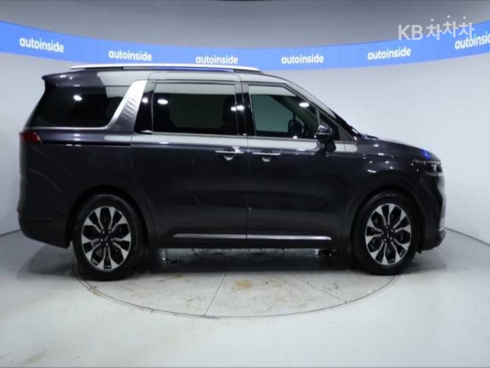 Kia Carnival — miniaturë 3